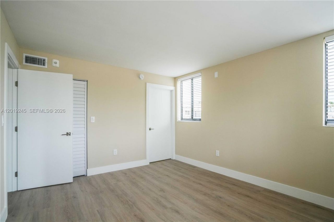 6960 Rue Vendome, Unit 201, Miami Beach, FL 33141 Photo