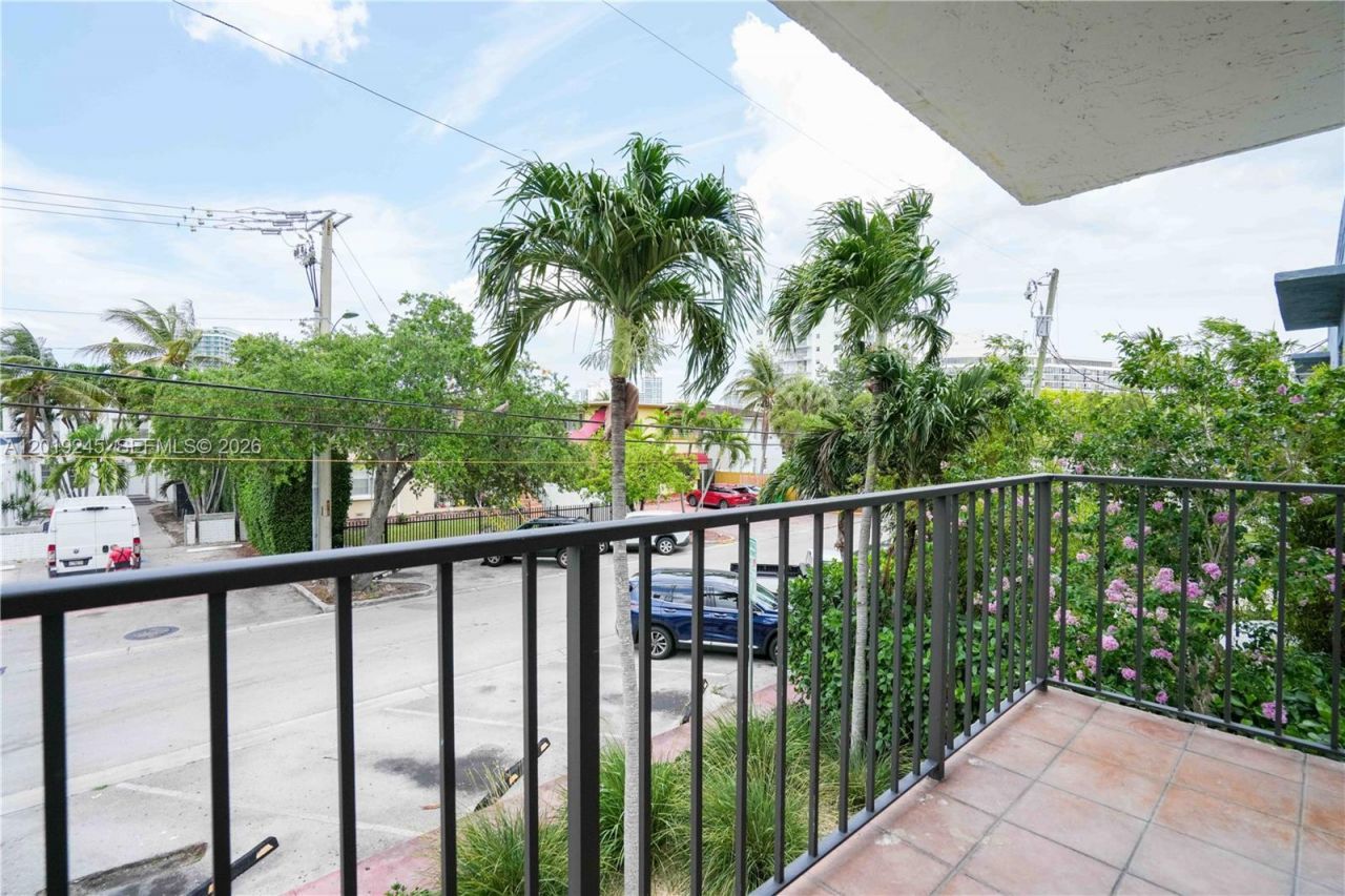 6960 Rue Vendome, Unit 201, Miami Beach, FL 33141 Photo
