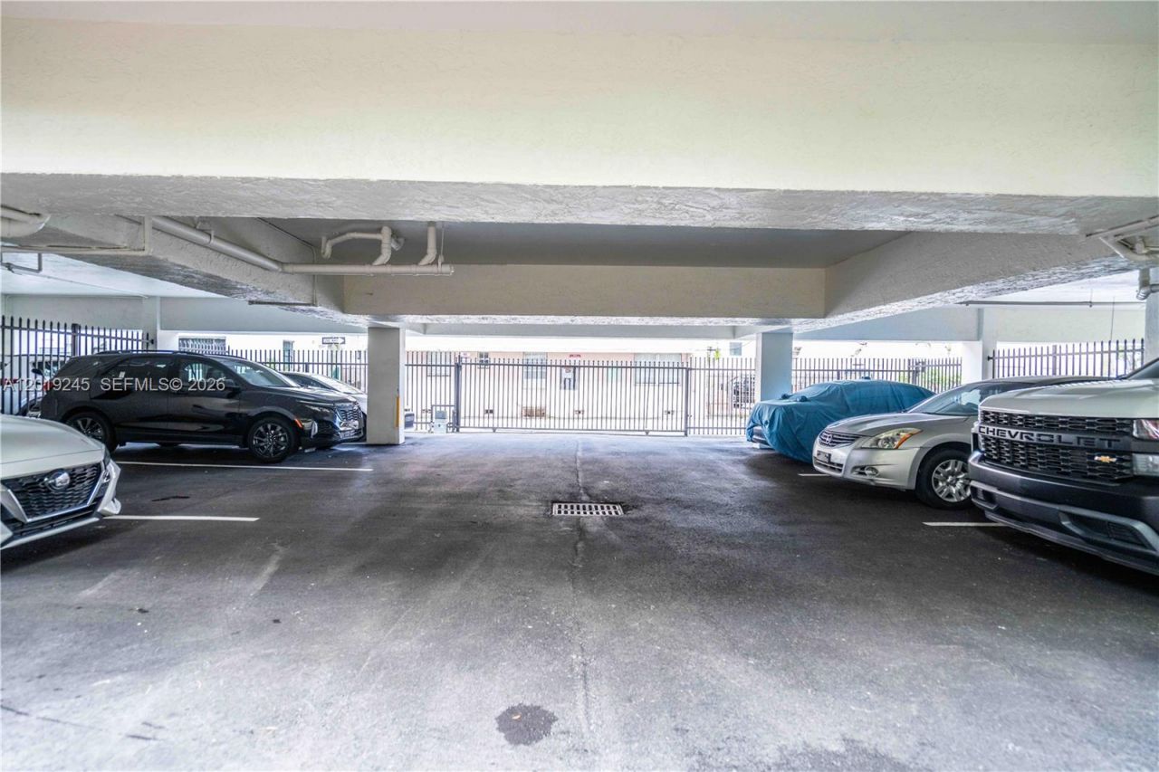 6960 Rue Vendome, Unit 201, Miami Beach, FL 33141 Photo