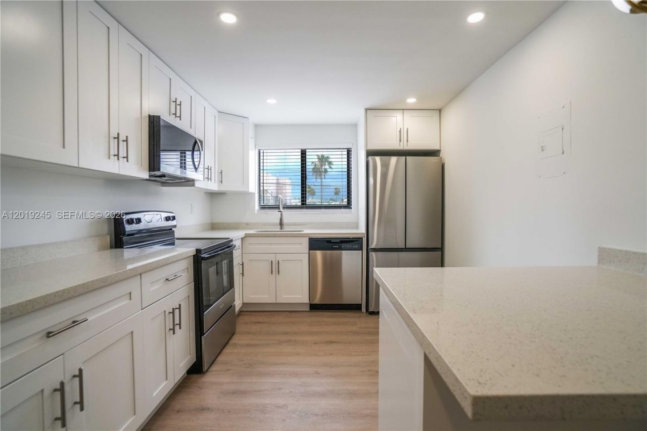 6960 Rue Vendome, Unit 201, Miami Beach, FL 33141 Photo
