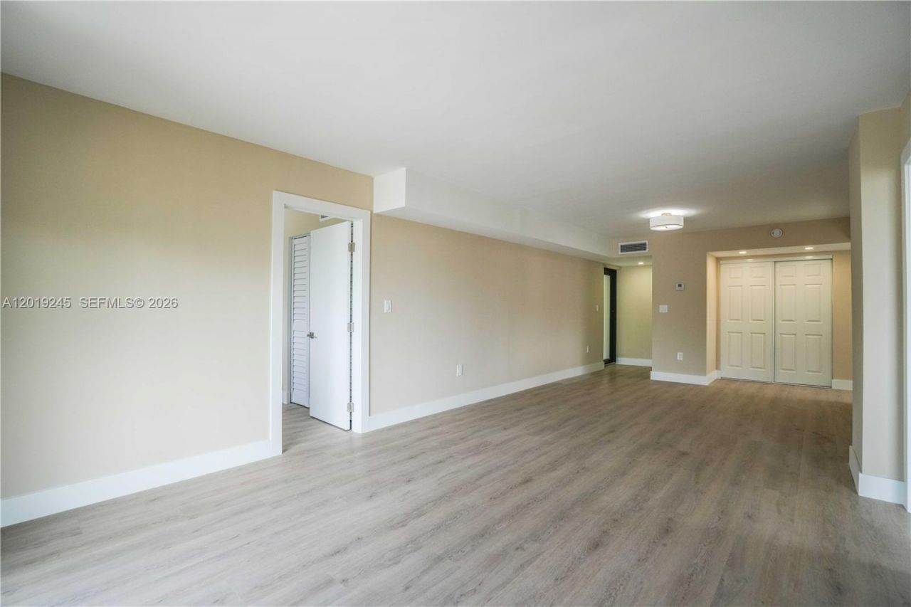 6960 Rue Vendome, Unit 201, Miami Beach, FL 33141 Photo
