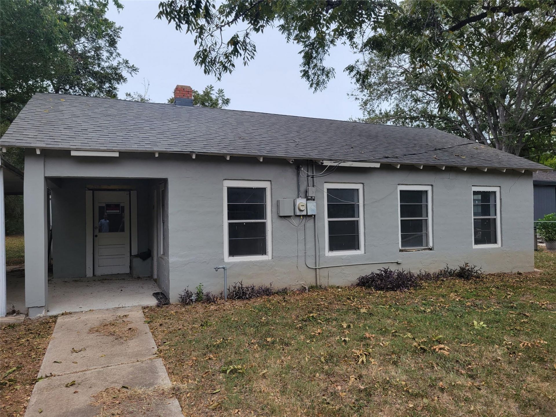 222 N Vaughan Ave , Seguin, TX 78155 Main Photo