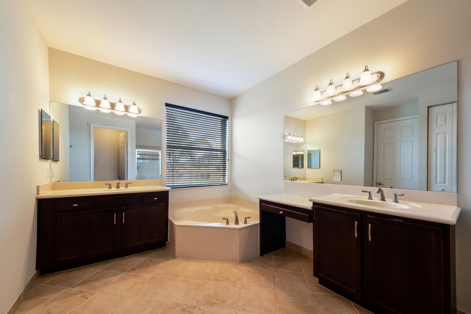 8268 Calabria Lakes Drive, Boynton Beach, FL 33473 Photo