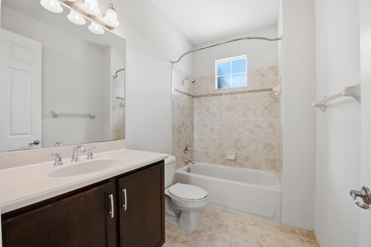 8268 Calabria Lakes Drive, Boynton Beach, FL 33473 Photo