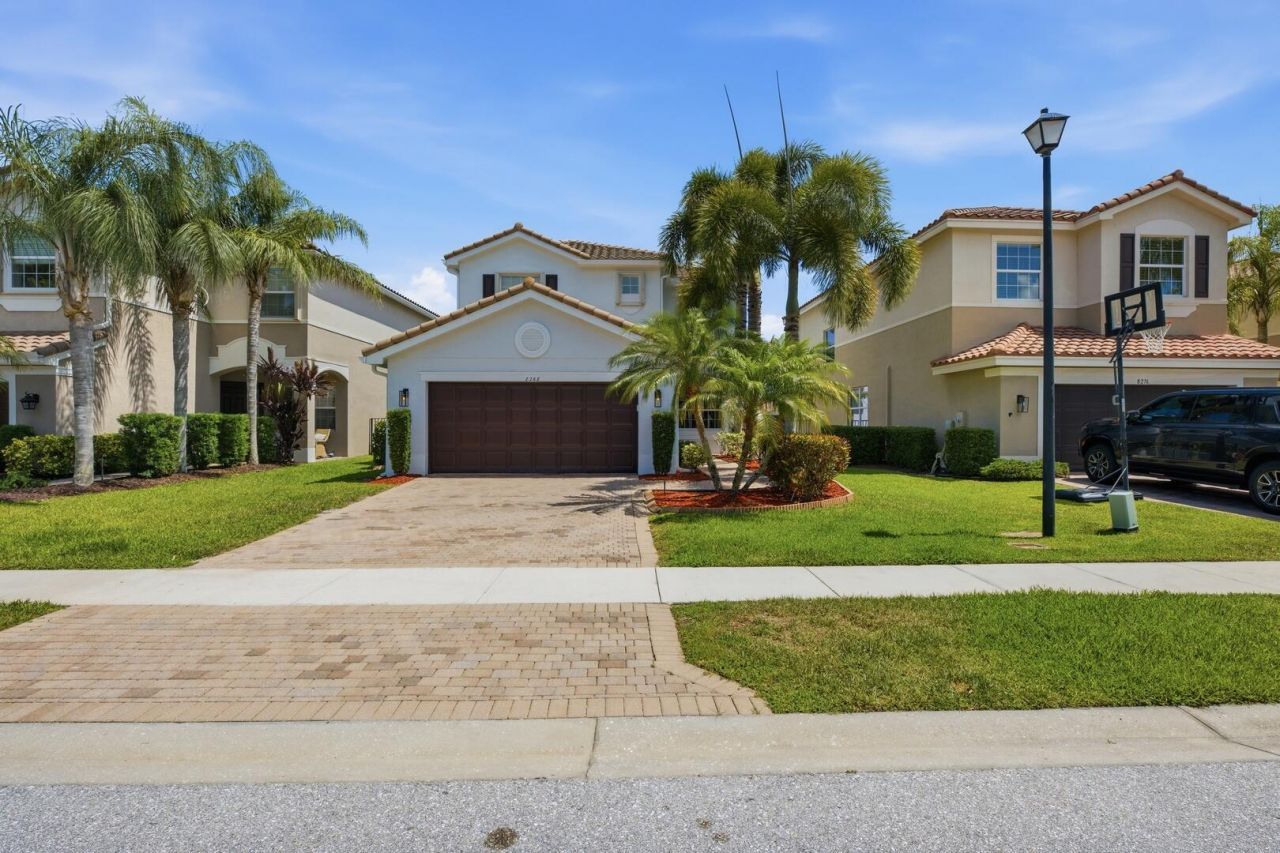 8268 Calabria Lakes Drive, Boynton Beach, FL 33473 Photo