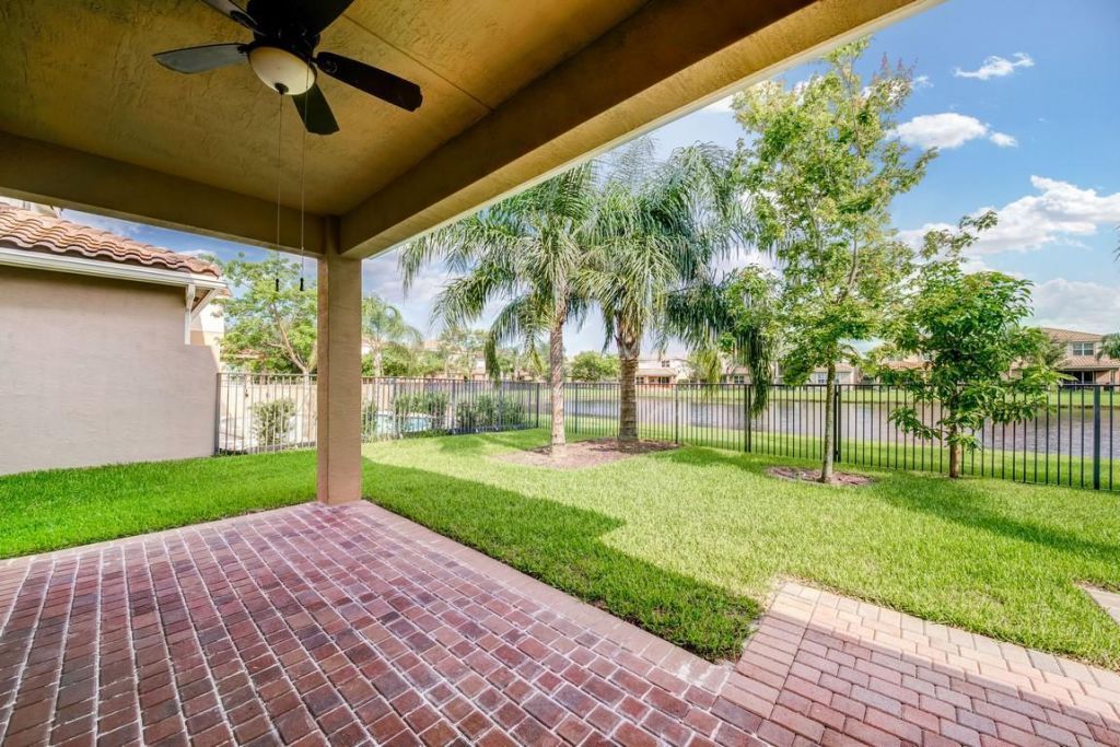 8268 Calabria Lakes Drive, Boynton Beach, FL 33473 Photo