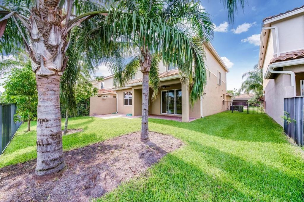 8268 Calabria Lakes Drive, Boynton Beach, FL 33473 Photo
