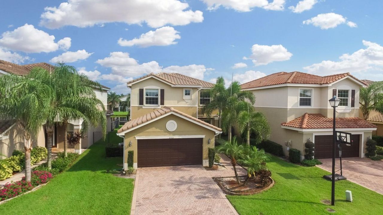8268 Calabria Lakes Drive, Boynton Beach, FL 33473 Photo