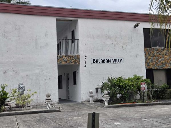 2514 Taylor, Unit 11, Hollywood, FL 33020