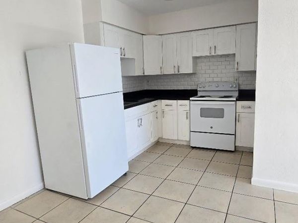 1290 NE 142nd Street, Unit 10, North Miami, FL 33161