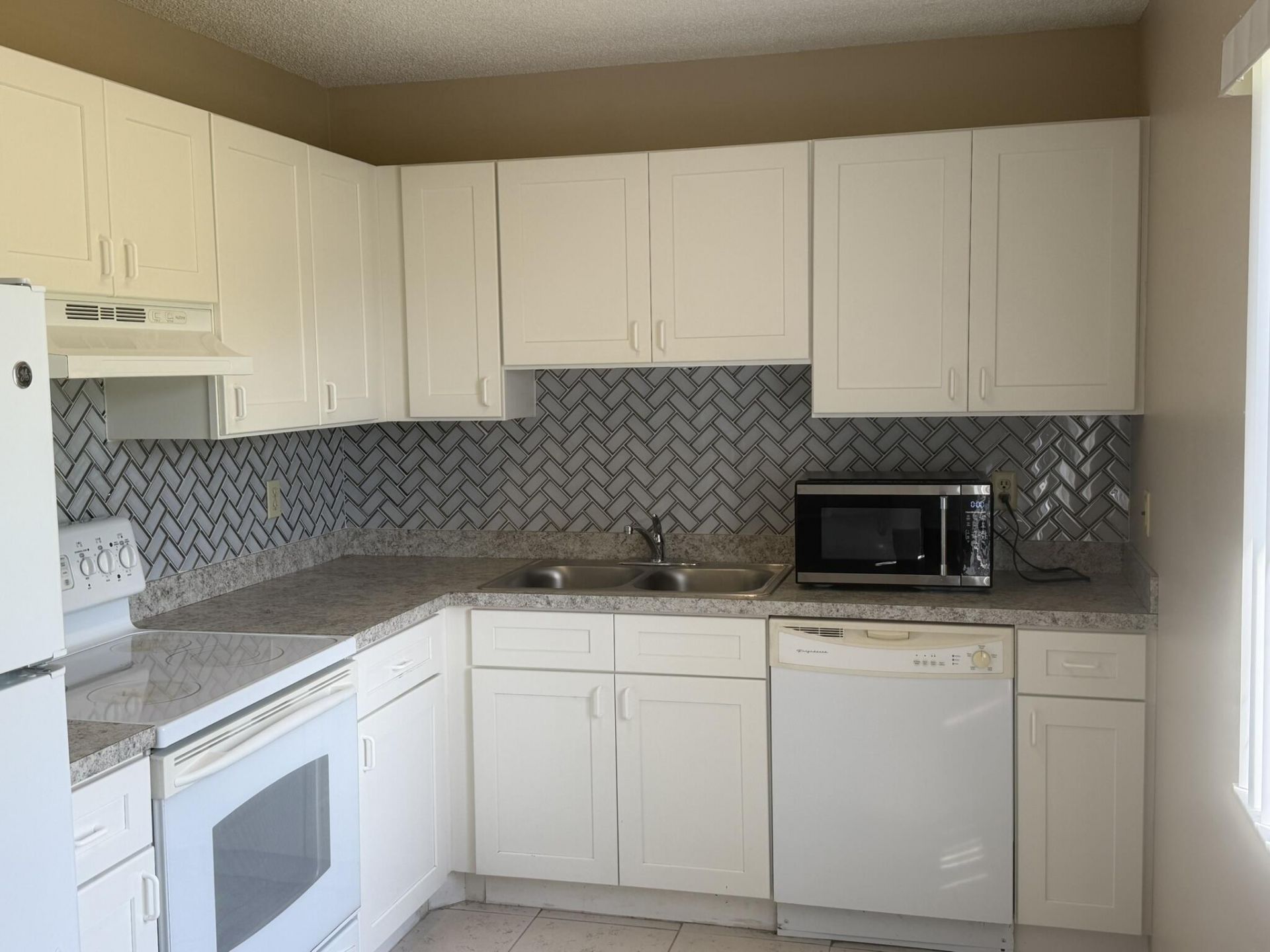 1131 SE Parrish Court, Port Saint Lucie, FL 34952 Photo