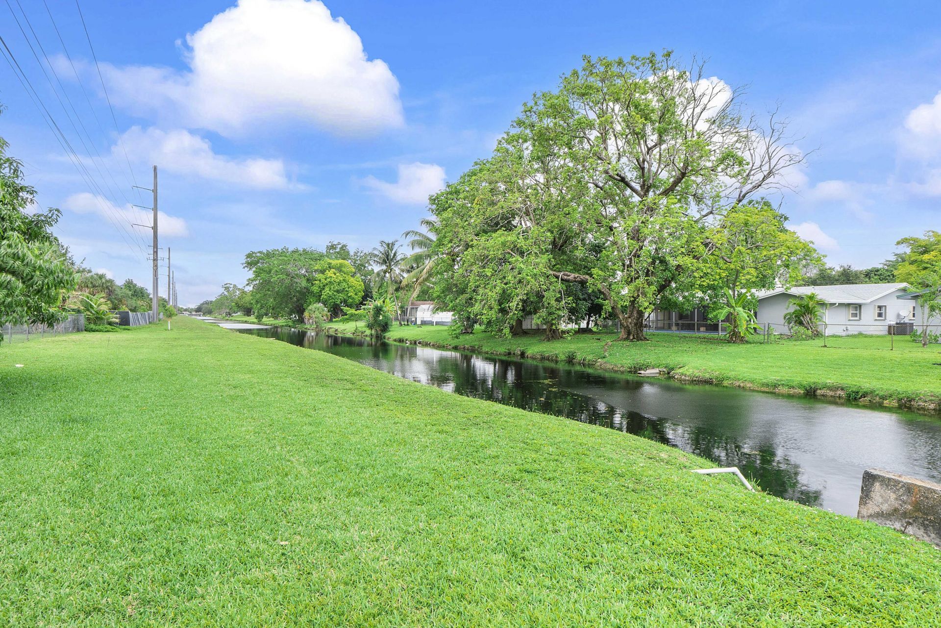 1320 NW 76th Avenue, Plantation, FL 33322 Photo