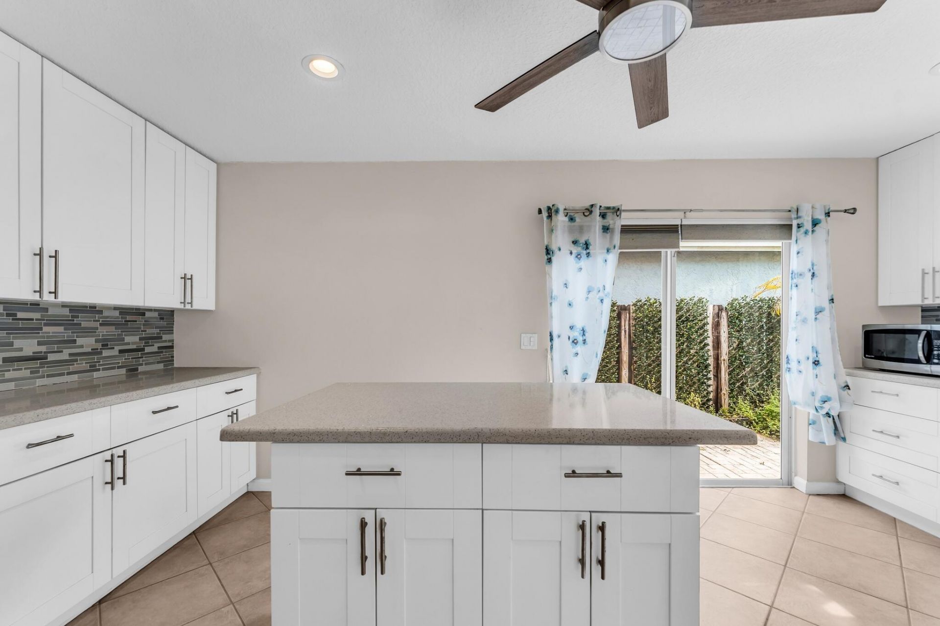 9855 NW 2nd Court, Plantation, FL 33324 Photo