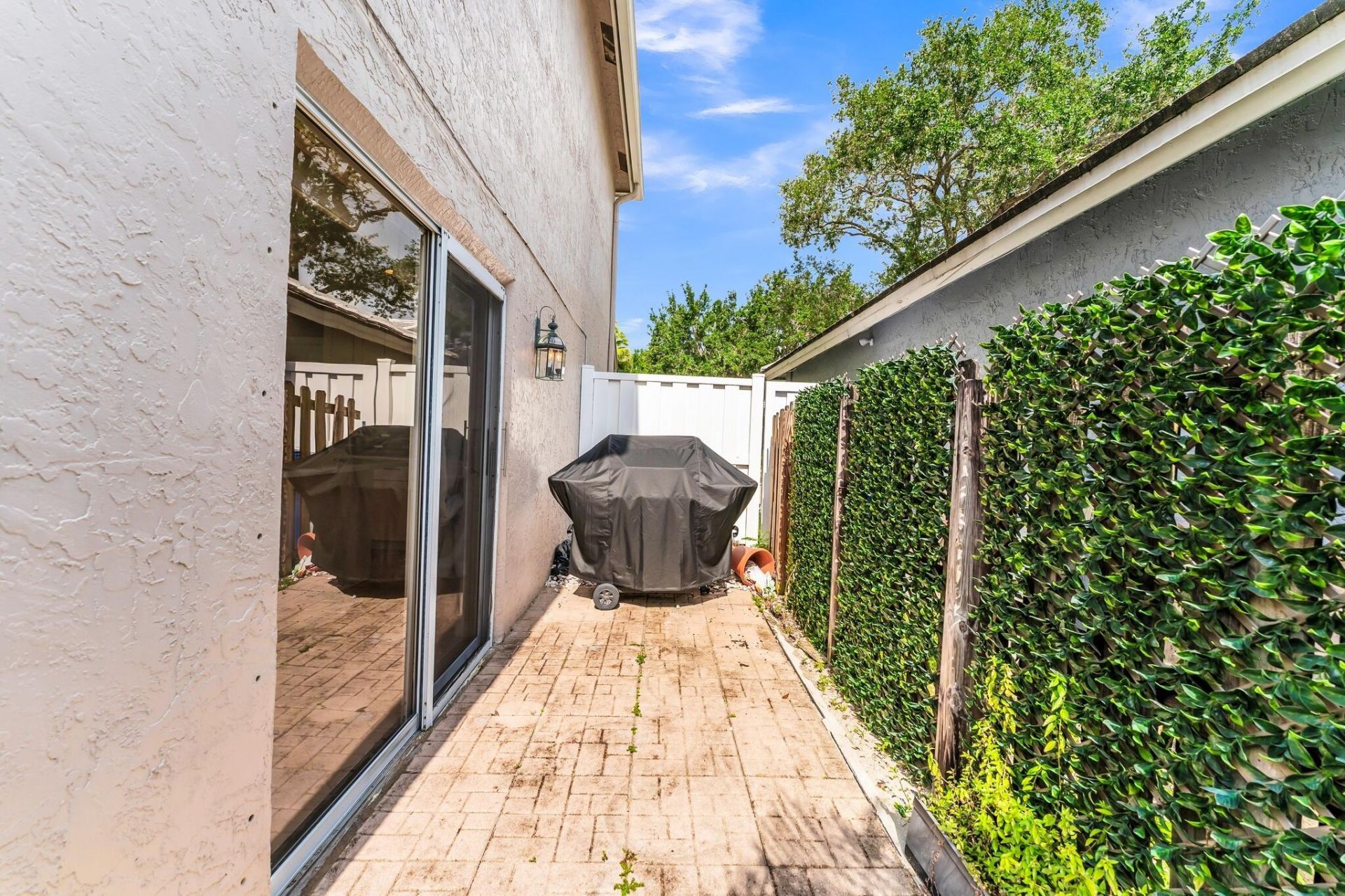 9855 NW 2nd Court, Plantation, FL 33324 Photo
