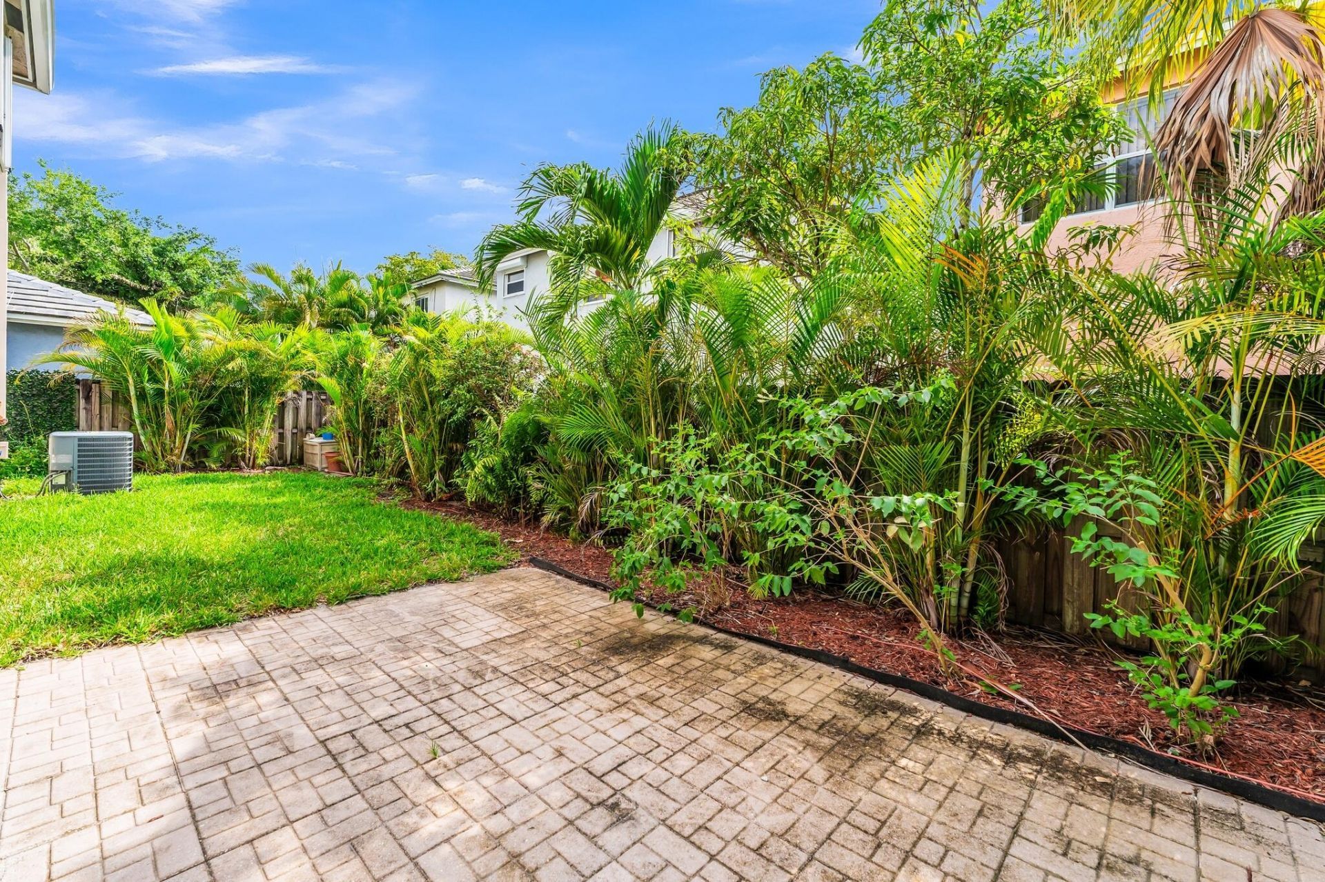 9855 NW 2nd Court, Plantation, FL 33324 Photo