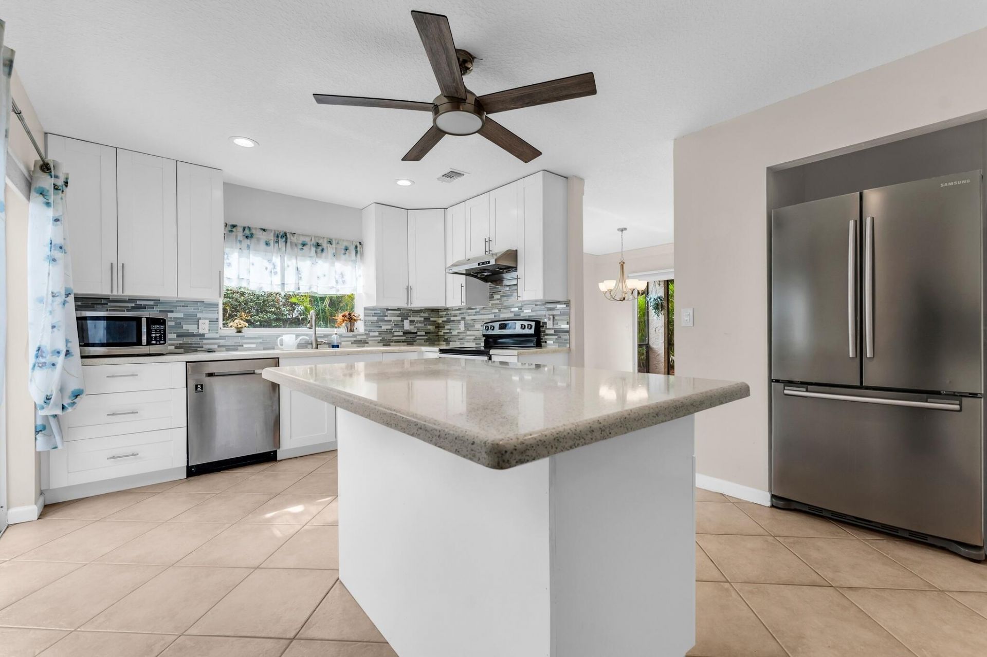 9855 NW 2nd Court, Plantation, FL 33324 Photo