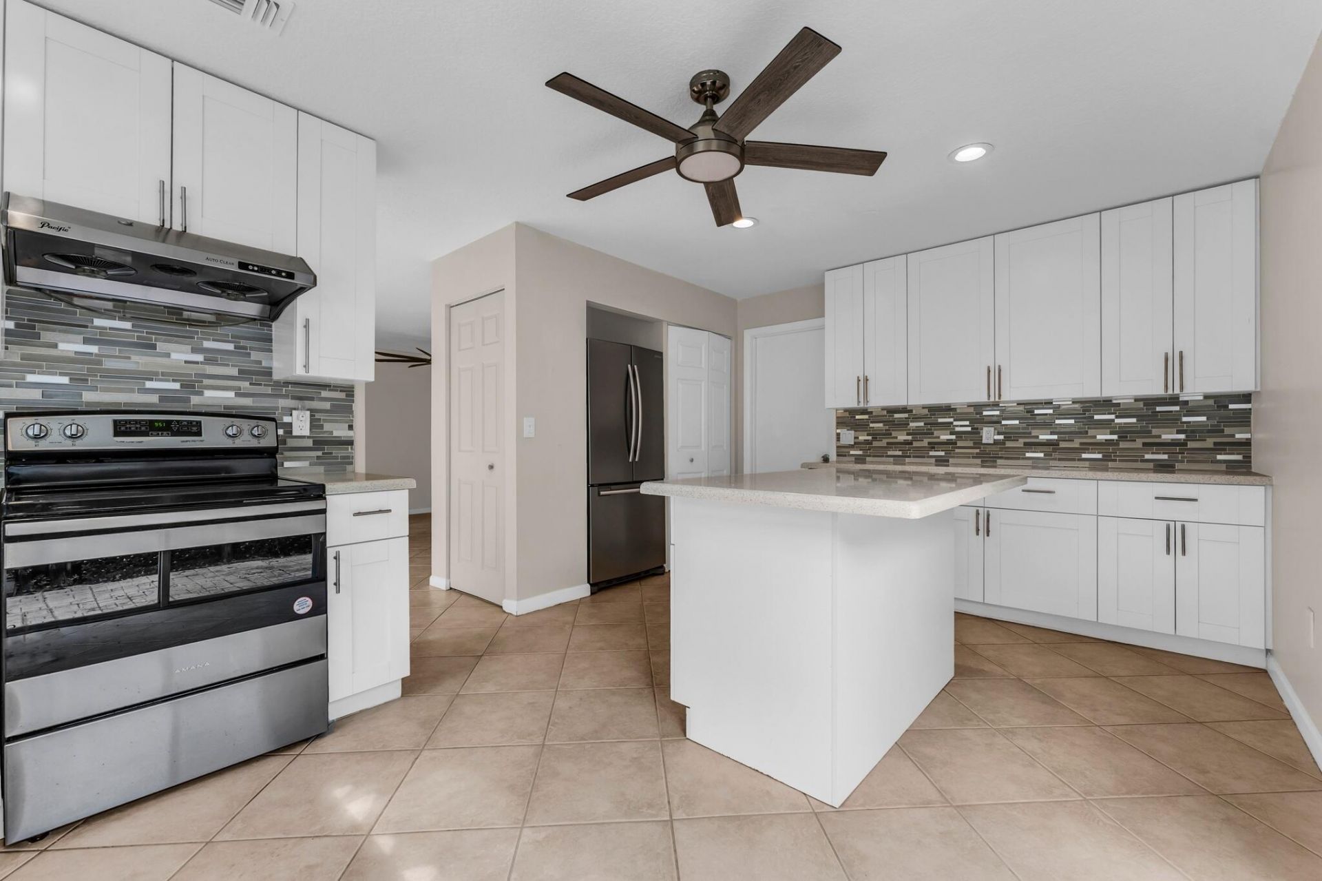 9855 NW 2nd Court, Plantation, FL 33324 Photo