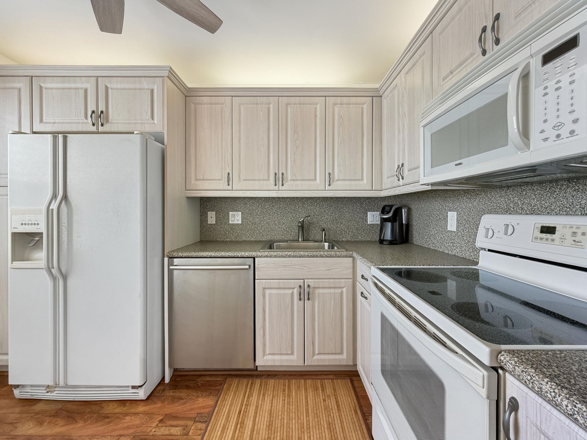 8 Colonial Club Drive, Unit 303, Boynton Beach, FL 33435 Photo