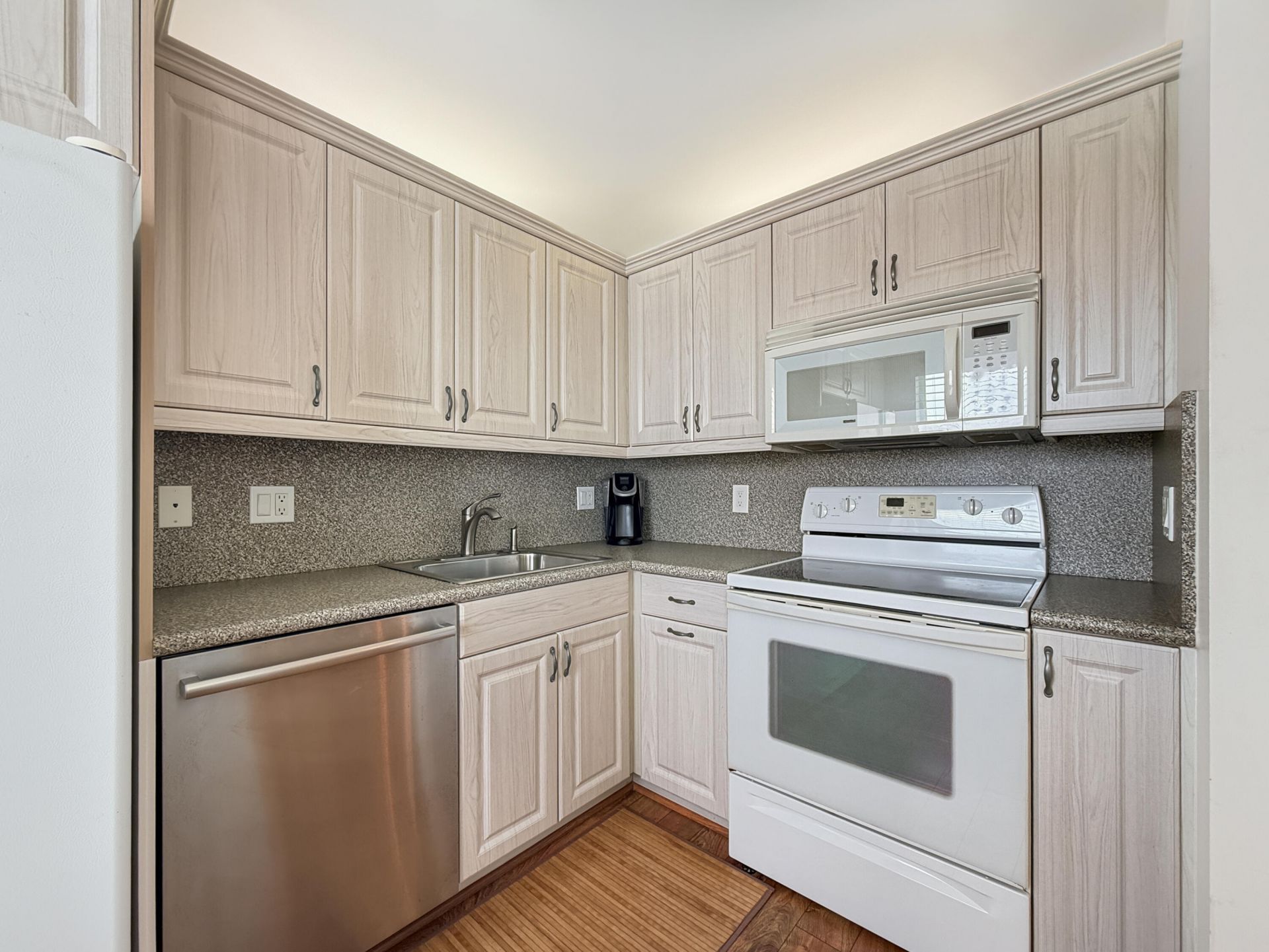 8 Colonial Club Drive, Unit 303, Boynton Beach, FL 33435 Photo