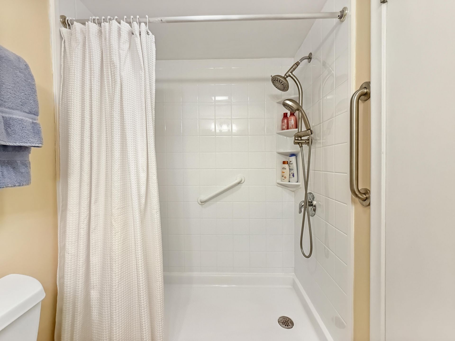 8 Colonial Club Drive, Unit 303, Boynton Beach, FL 33435 Photo