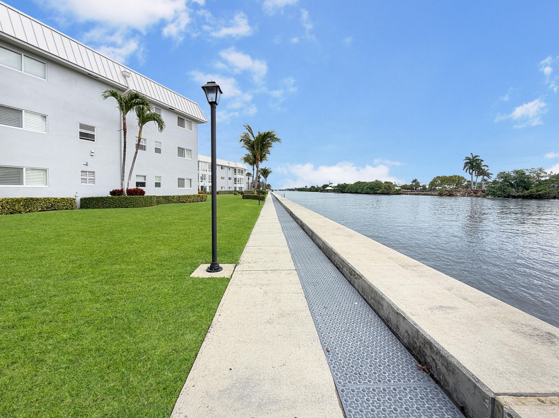 8 Colonial Club Drive, Unit 303, Boynton Beach, FL 33435 Photo