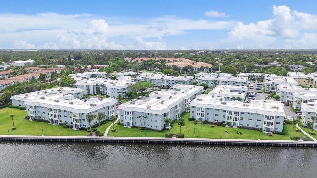 8 Colonial Club Drive, Unit 303, Boynton Beach, FL 33435 Photo