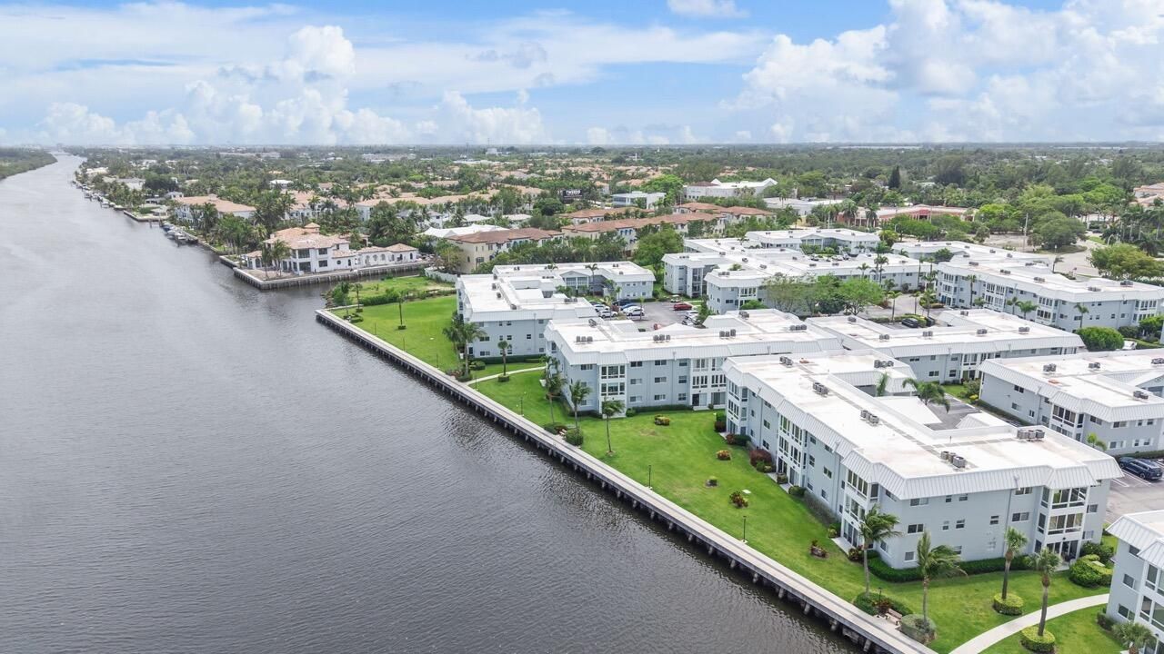 8 Colonial Club Drive, Unit 303, Boynton Beach, FL 33435 Photo