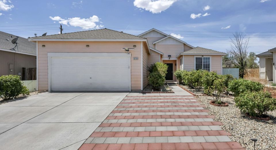 570 Sunrise Circle, Fernley, NV 89408 Photo