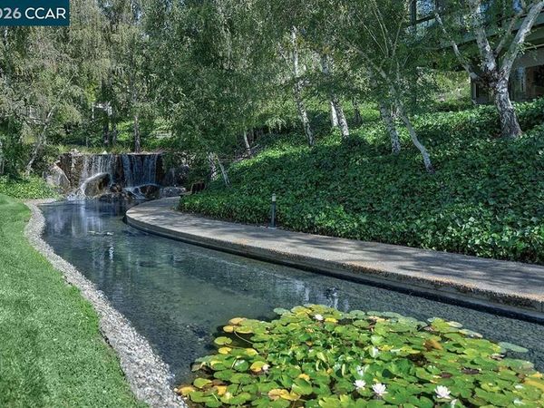 3142 Rossmoor Pkwy, Unit 2, Walnut Creek, CA 94595