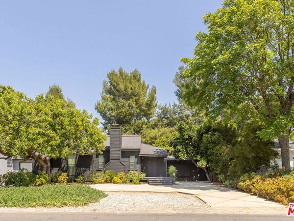 5850 Vesper Avenue, Van Nuys, CA 91411
