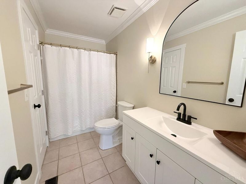 821 Allenwood Court, Delhi Twp, OH 45238 Photo 8