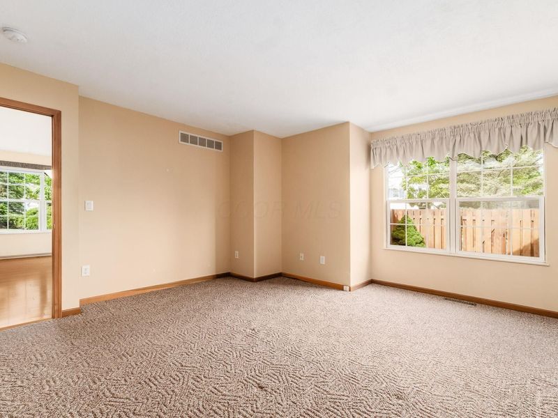 6993 Greensview Village Drive, Canal Winchester, OH 43110 Photo 23