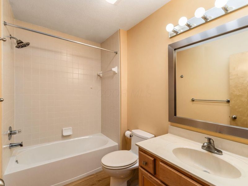 6993 Greensview Village Drive, Canal Winchester, OH 43110 Photo 6