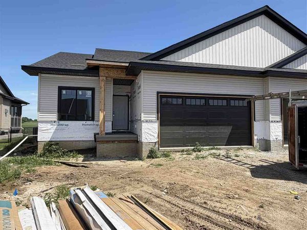 1270 Berkshire Ln, North Liberty, IA 52317