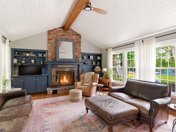 32 Timberline Drive, Huntington, NY 11743