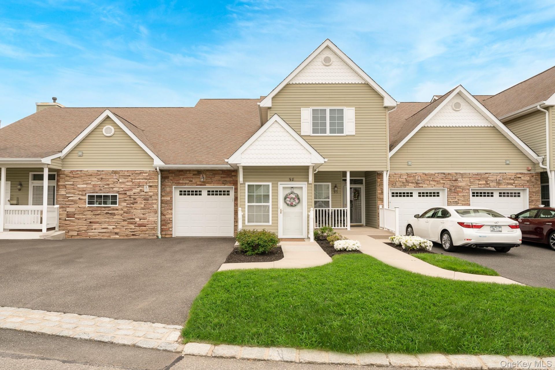 98 Andrew Drive , Mount Sinai, NY 11766 Main Photo