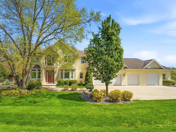 W8844 HACKETT LANE, Hortonville, WI 54944