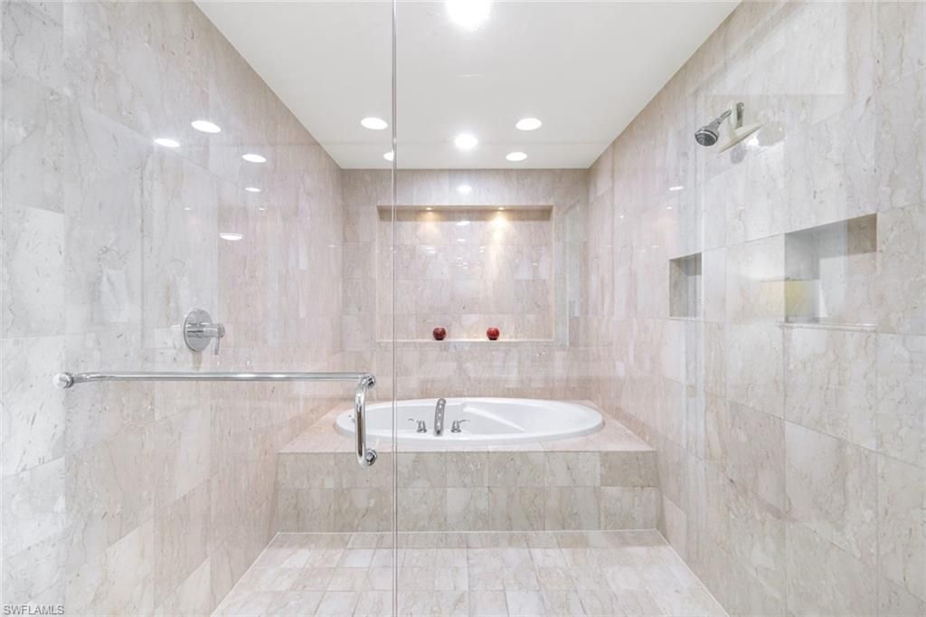 265 Indies Way, Unit 904, Naples, FL 34110 Photo