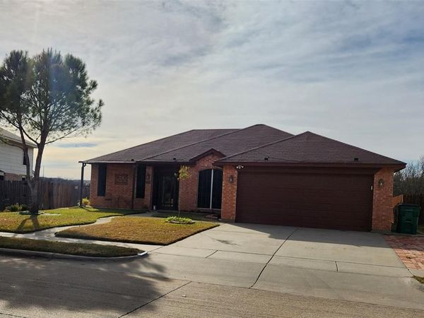 5776 Fenway Court, Haltom City, TX 76137
