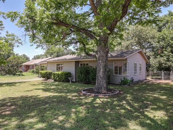 5312 Cahill Oval Street , River Oaks, TX 76114