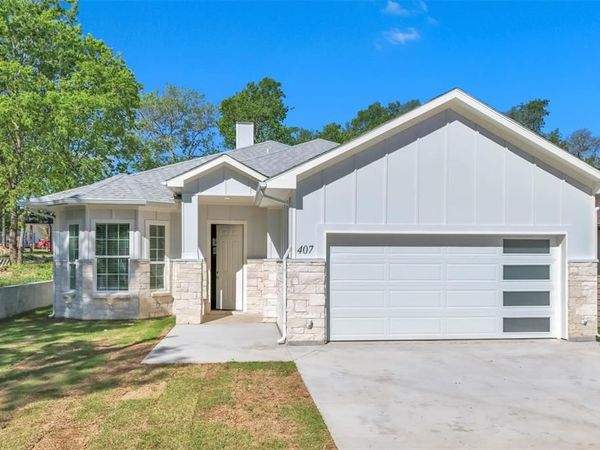 407 Henderson Street, Bonham, TX 75418