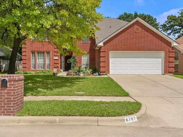 6707 Forest Park Drive, Arlington, TX 76001