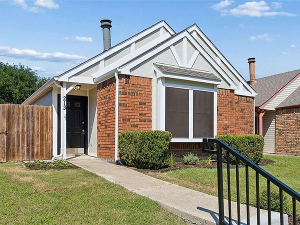 213 Teakwood Lane, Lewisville, TX 75067