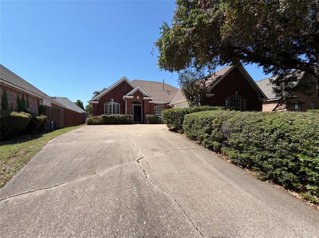 2817 Ingram Drive, Grand Prairie, TX 75052 Main Photo