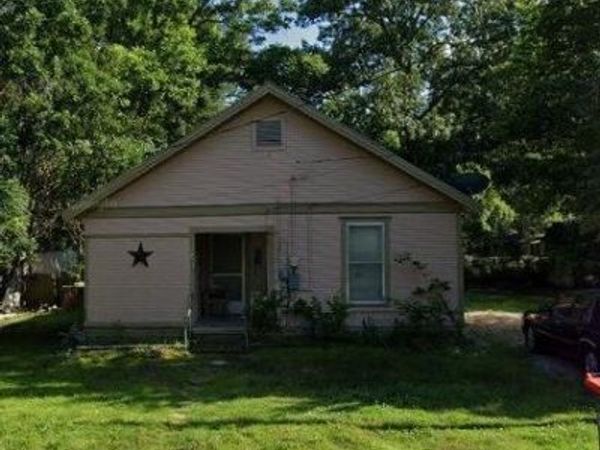 1924 E Booth Street, Paris, TX 75460