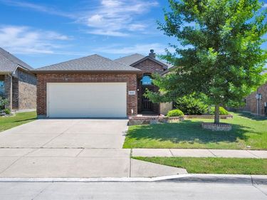 545 Wild Ivy Trail, Fort Worth, TX 76052
