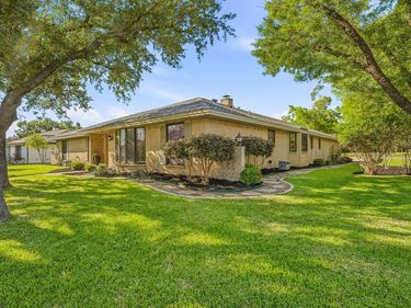 4433 Quail Hollow Road, Fort Worth, TX 76133