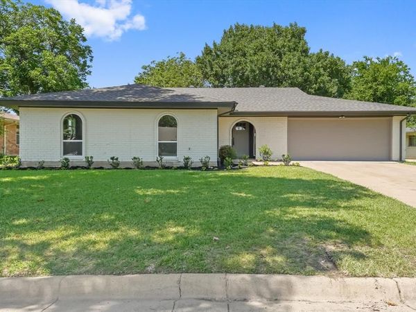 4108 Alicante Avenue, Fort Worth, TX 76133