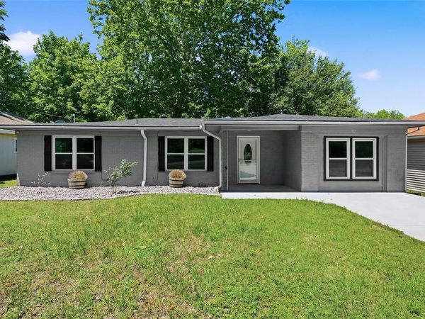 206 S Magnolia Street, Pottsboro, TX 75076