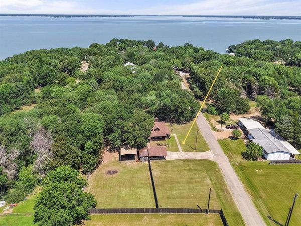 377 Southern Oaks Drive, Streetman, TX 75859
